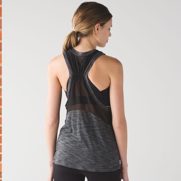 Lululemon Yoga Tank size 6/8 - Picture 4 of 9